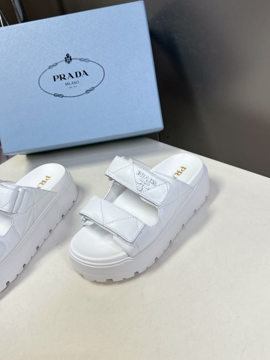 Шлепанцы фото 3