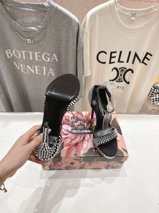 Босоножки фото 9