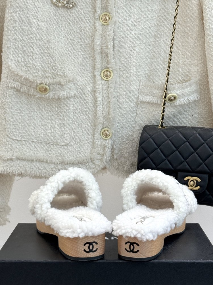 Шльопанці жіночі фото 6