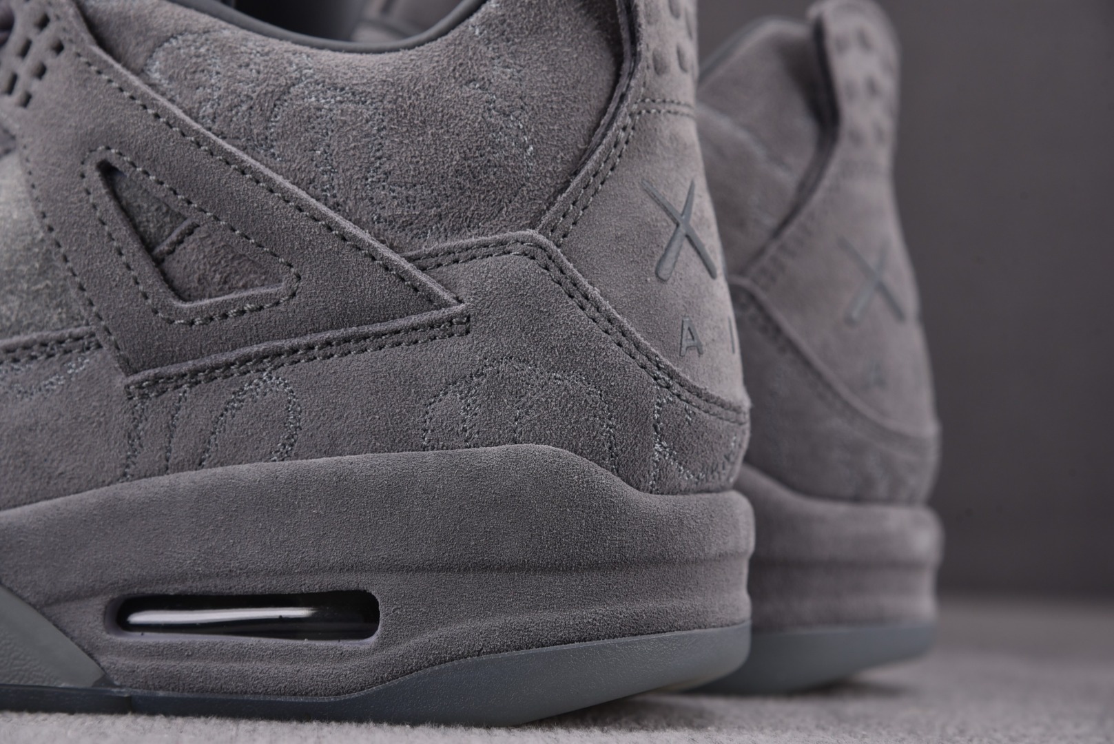 Sneakers Air Jordan 4 Retro Kaws 930155-003 фото 4