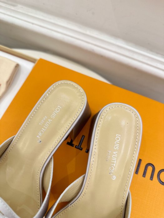 Босоножки фото 7