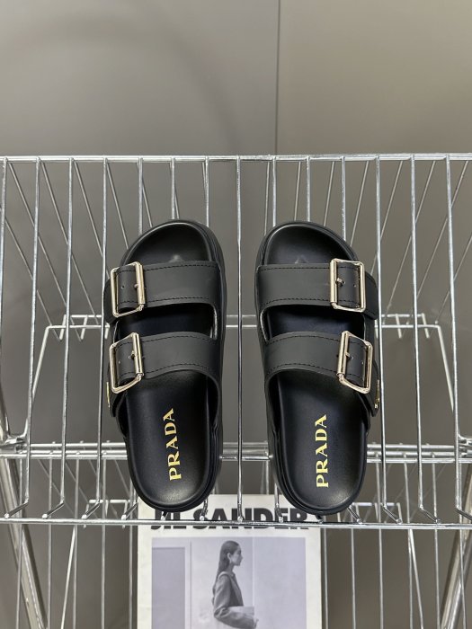 Шлепанцы фото 6