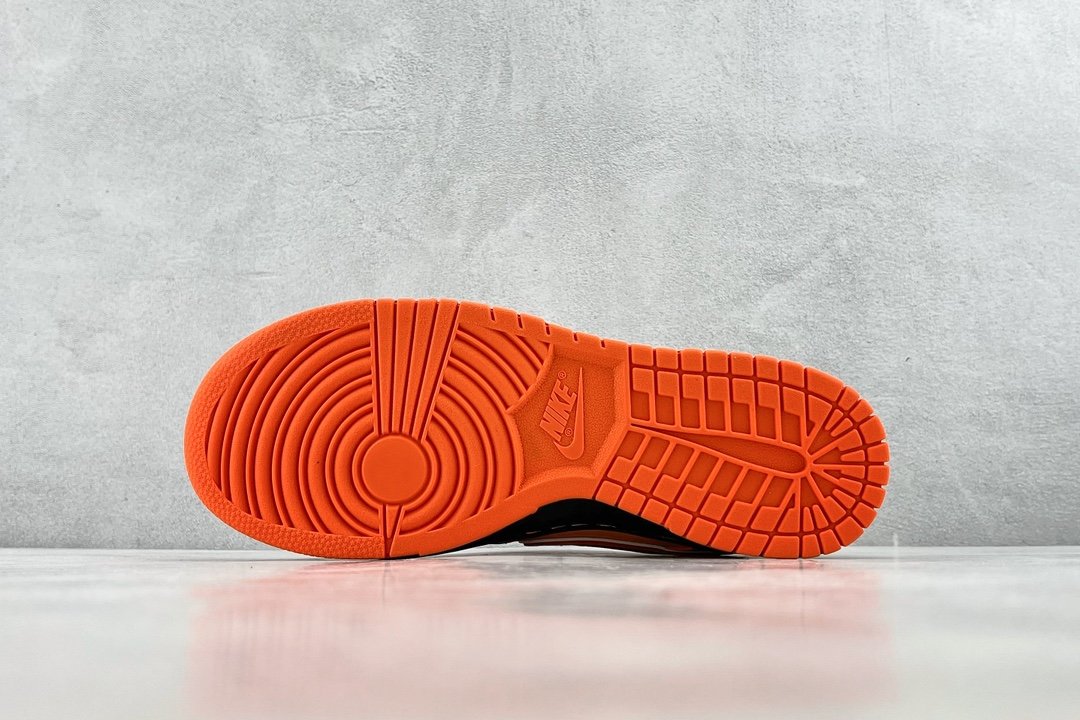 Sneakers Concepts x Nike SB Dunk Low Orange Lobster FD8776-800 фото 4