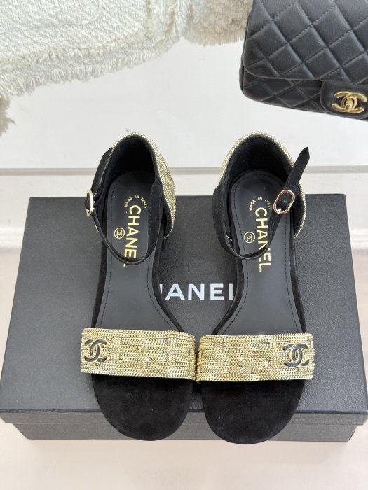 Босоножки фото 4