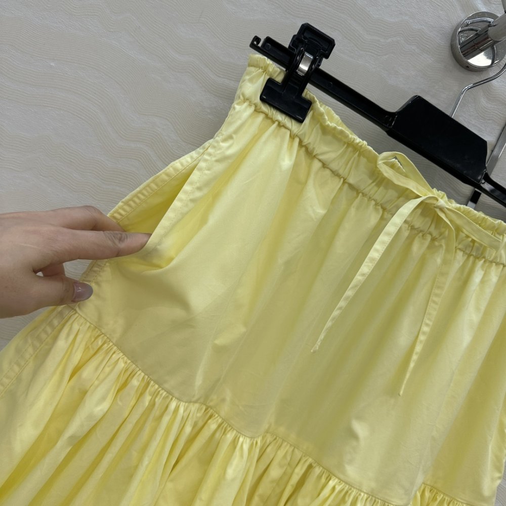 Long skirt on expositions фото 4