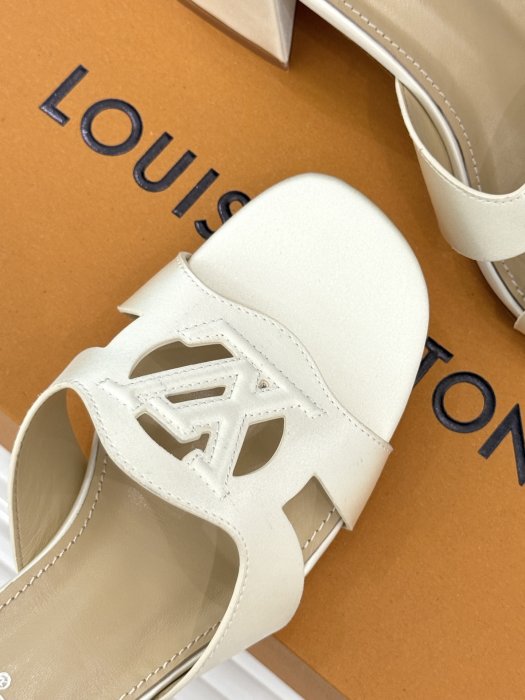 Босоножки фото 7