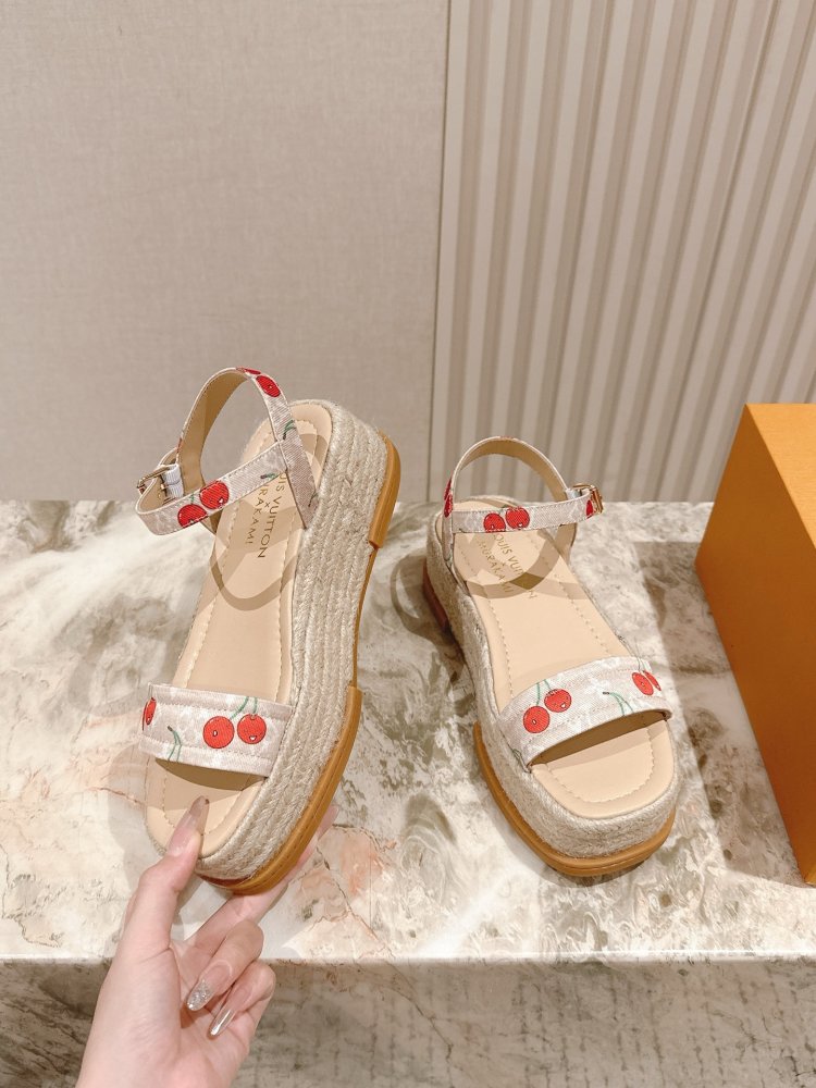 Сандалии женские фото 2