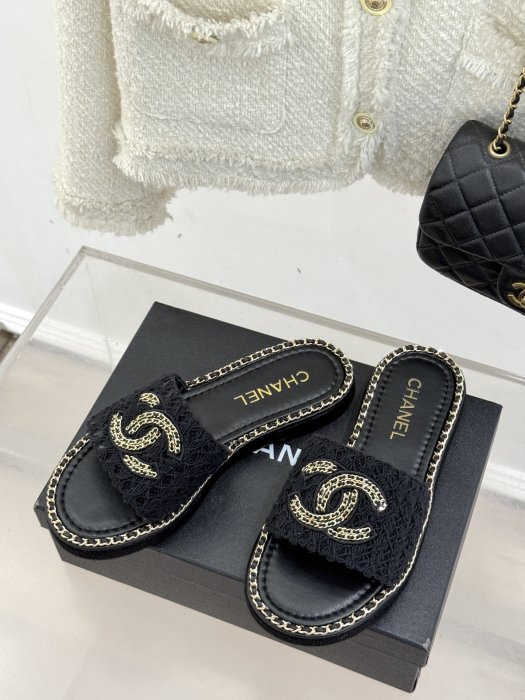 Шлепанцы женские фото 2