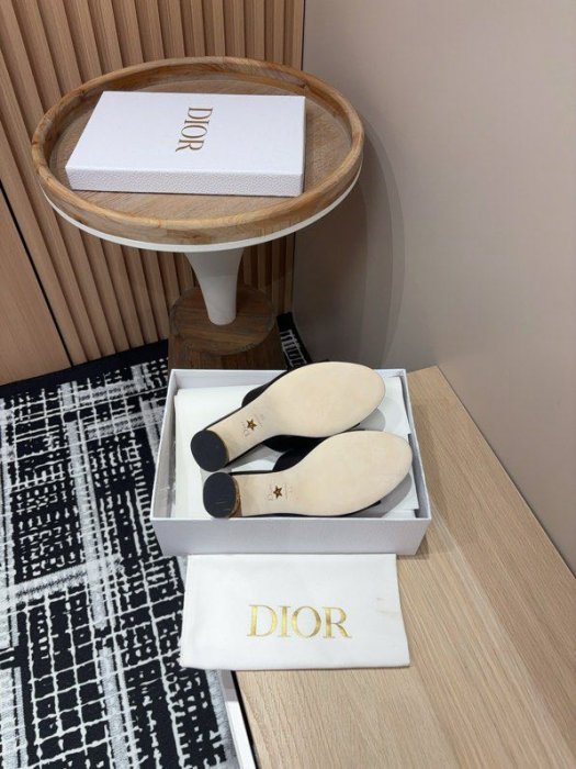 Босоножки Dior Icon на толстом фото 7