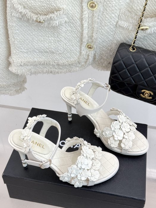 Босоножки фото 3