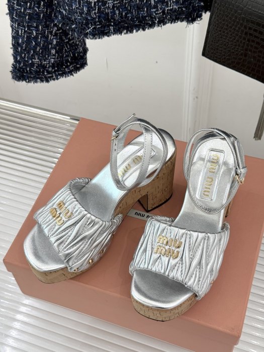 Босоножки фото 2