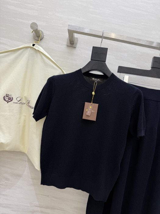 Костюм женский фото 3