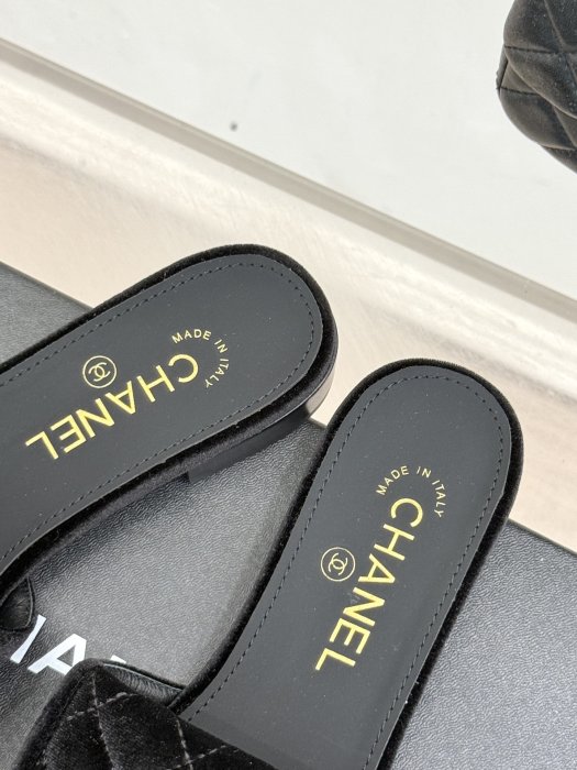 Шлепанцы фото 8