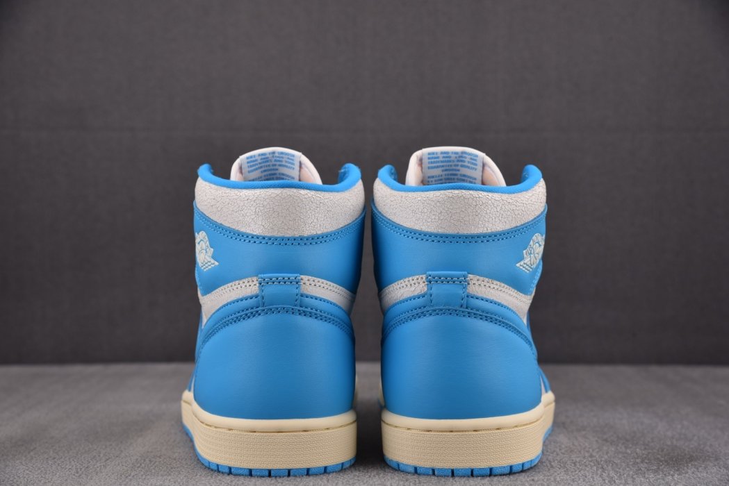 Кроссовки Air Jordan 1 Retro High OG UNC Reimagined фото 5