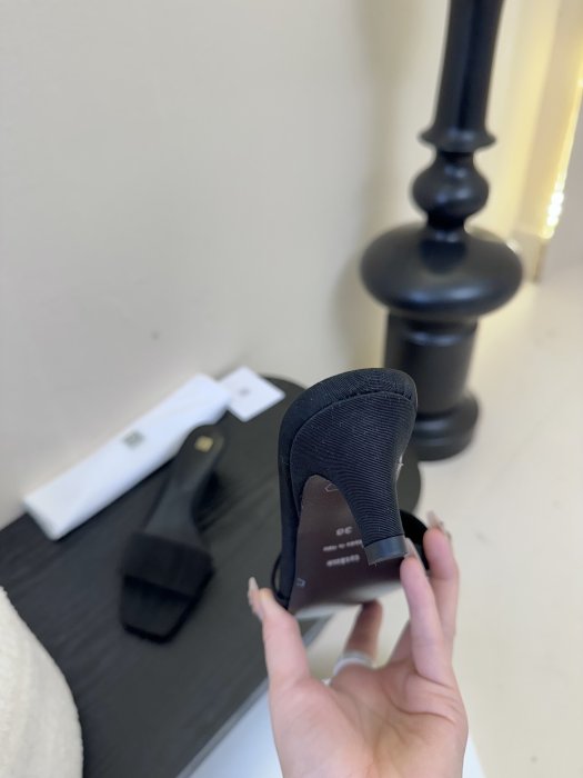 Шльопанці жіночі фото 7