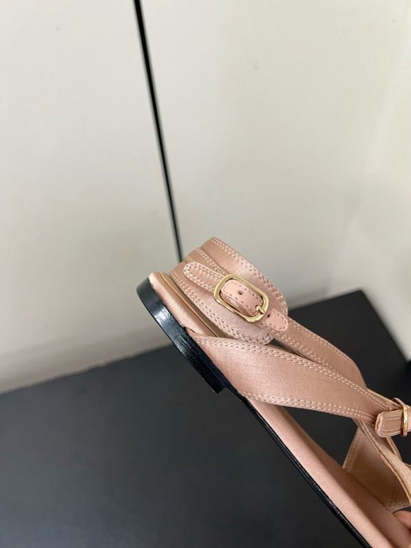 Сандалі жіночі фото 3