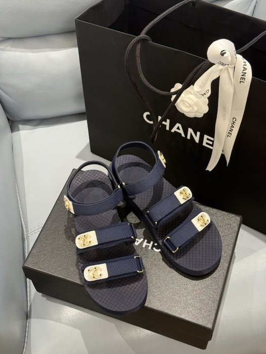 Сандалии женские фото 2