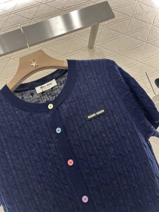 Футболка жіноча фото 8