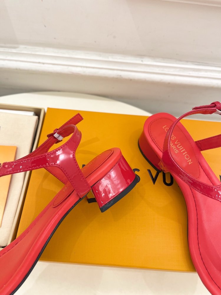 Сандалии женские фото 8