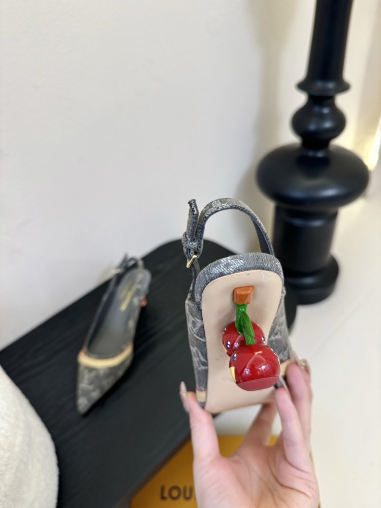 Босоніжки фото 7