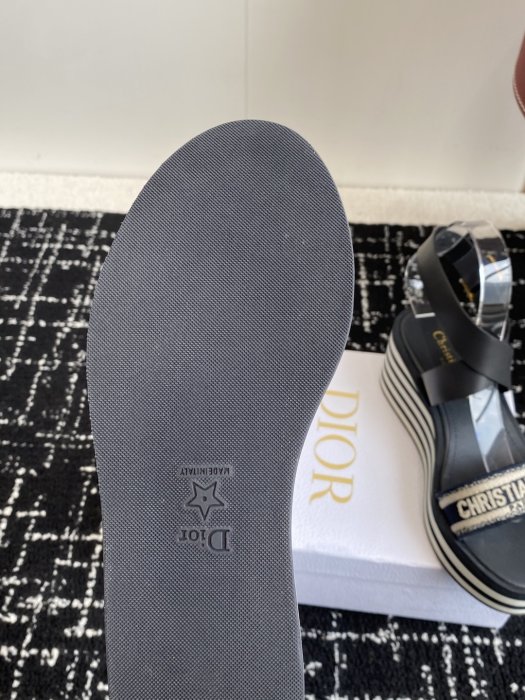 Босоножки фото 9