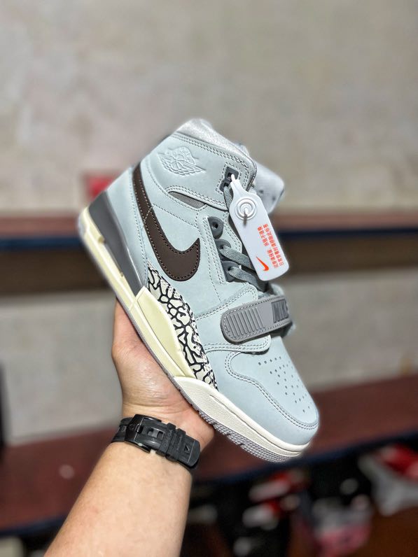 Кросівки Air Jordan Legacy 312 AV3922-002