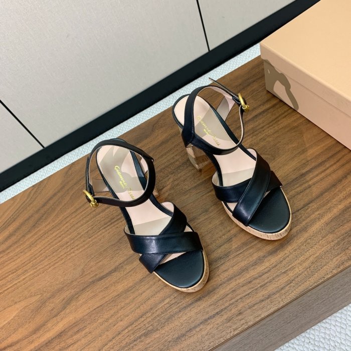 Босоножки фото 5