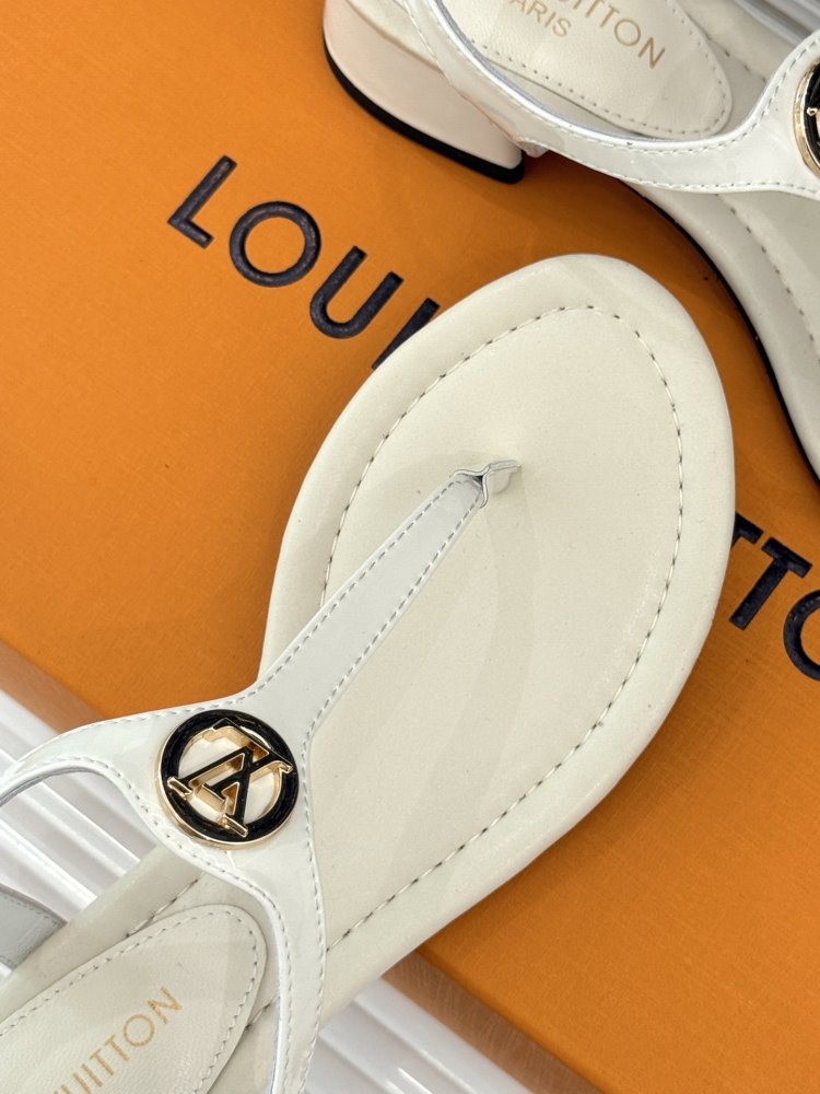 Босоножки фото 7