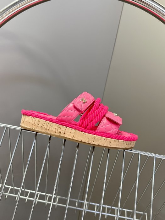 Шльопанці жіночі фото 5