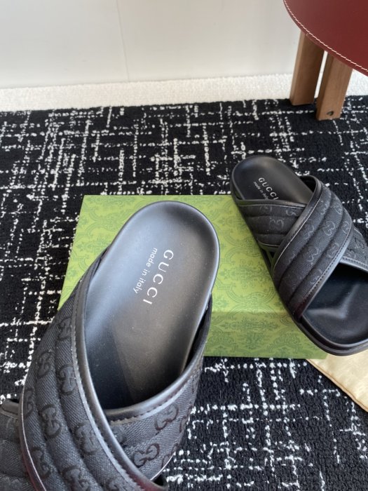 Шлепанцы фото 8