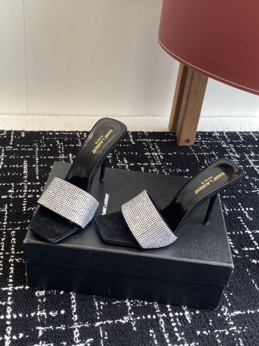 Босоножки фото 3