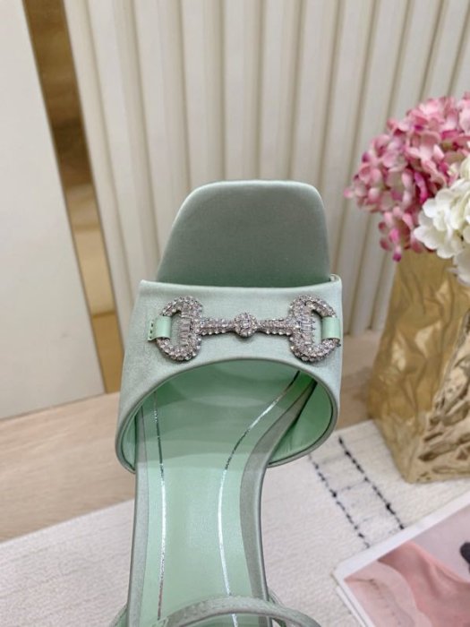 Босоножки фото 4