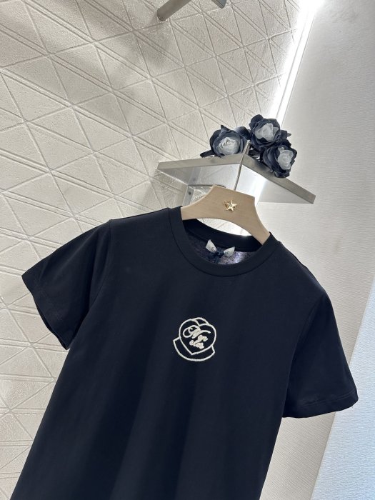 T-shirt women's фото 8