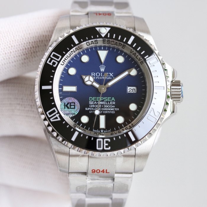 Часы наручные 44 мм Rolex SEA-DWELLER Ghost King