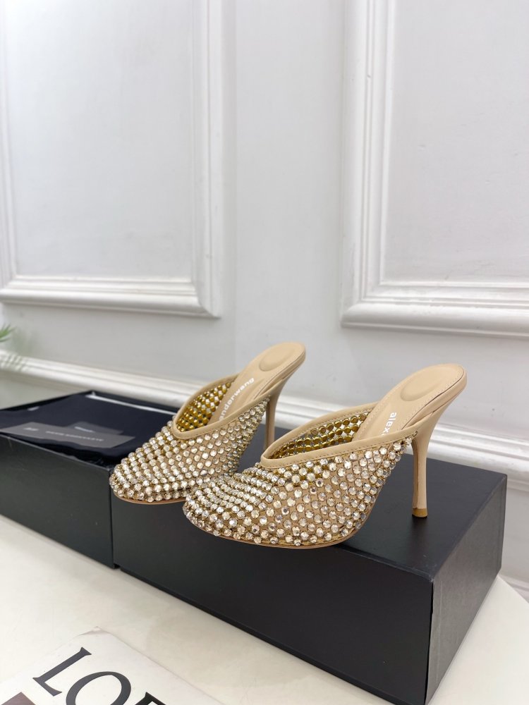 Босоножки фото 3