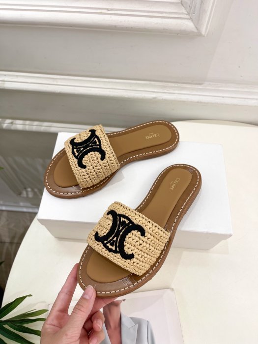 Шльопанці жіночі фото 5