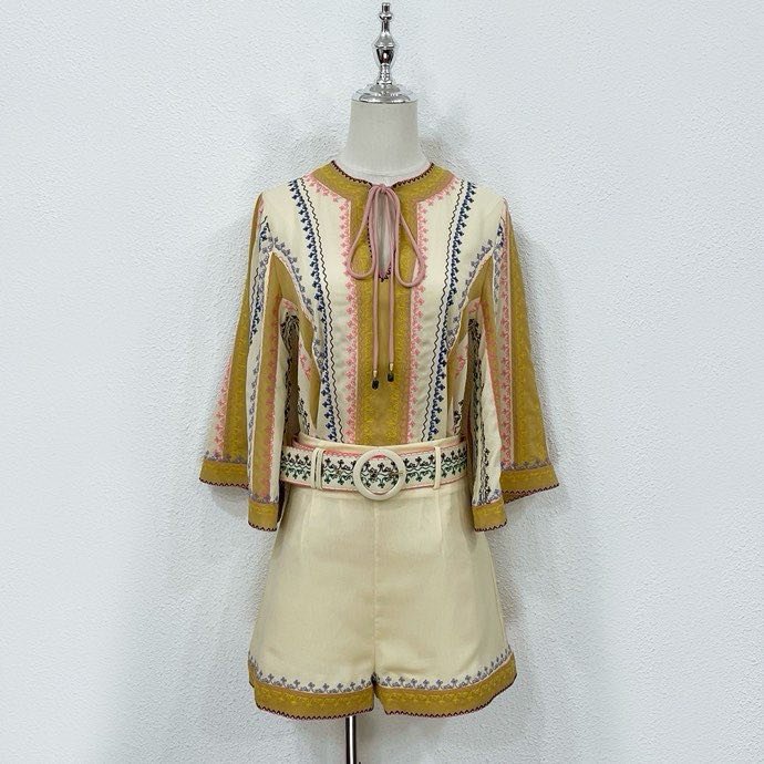 Costume female linen