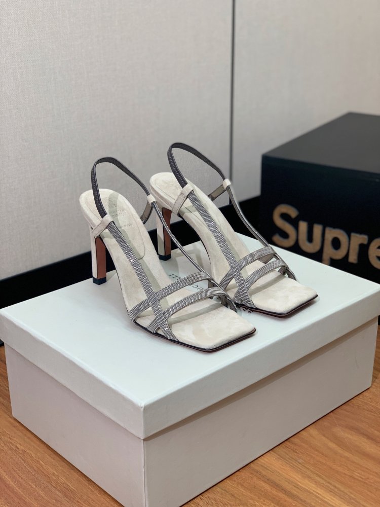 Босоножки фото 2