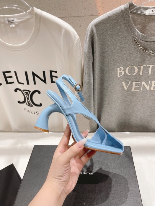 Босоножки фото 4