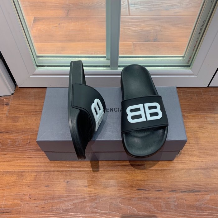 Шлепанцы фото 2