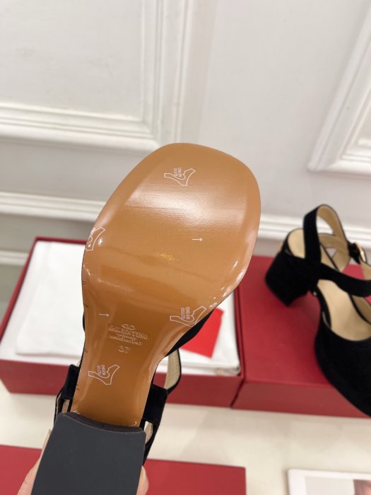 Босоножки фото 9