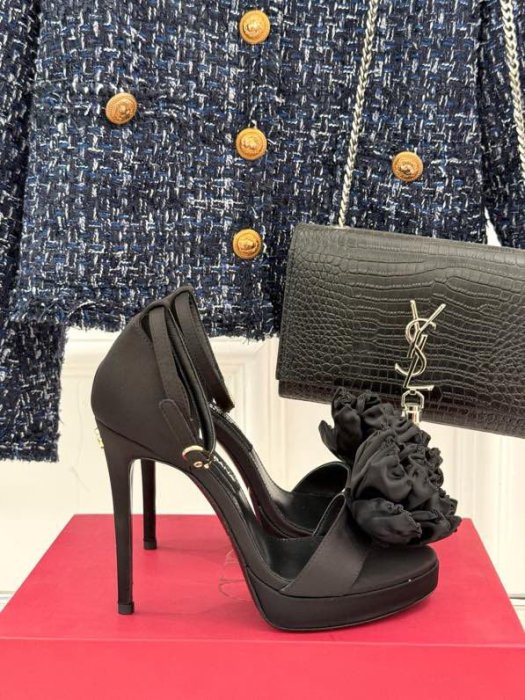 Босоноэки на высоком каблуке