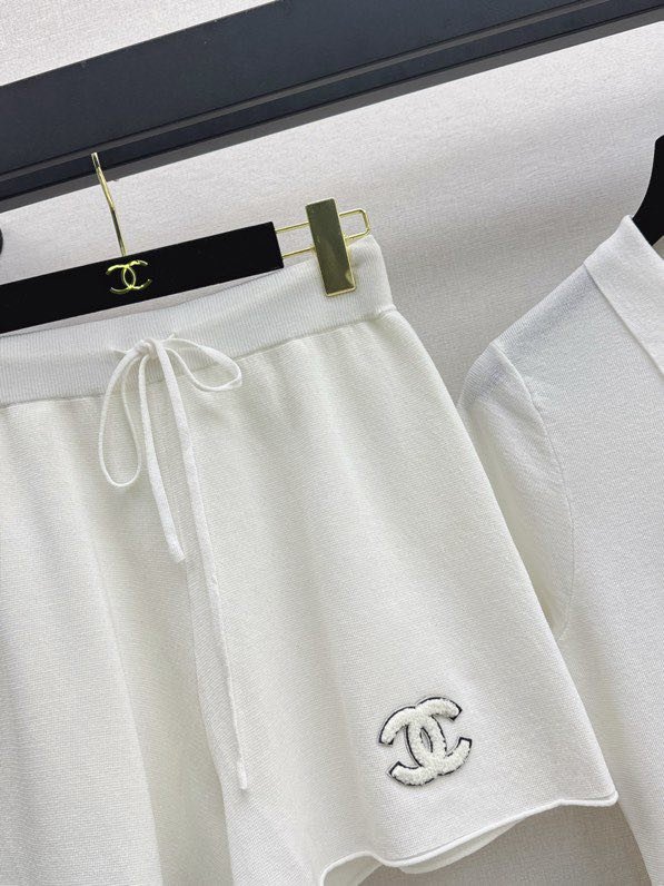 Костюм жіночий фото 4