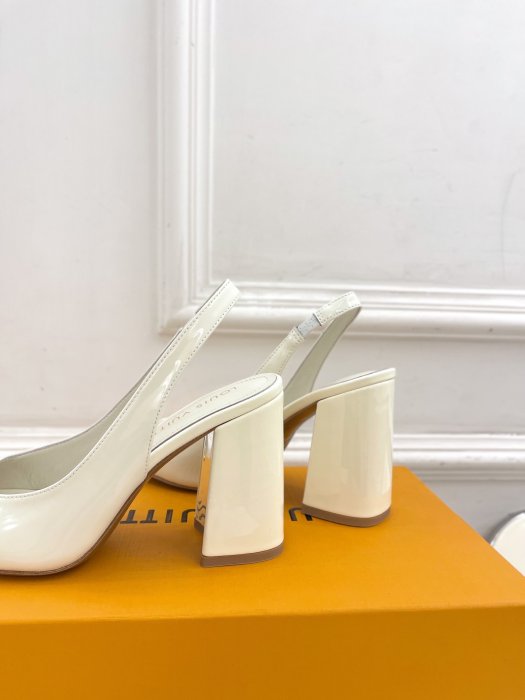 Босоножки фото 8