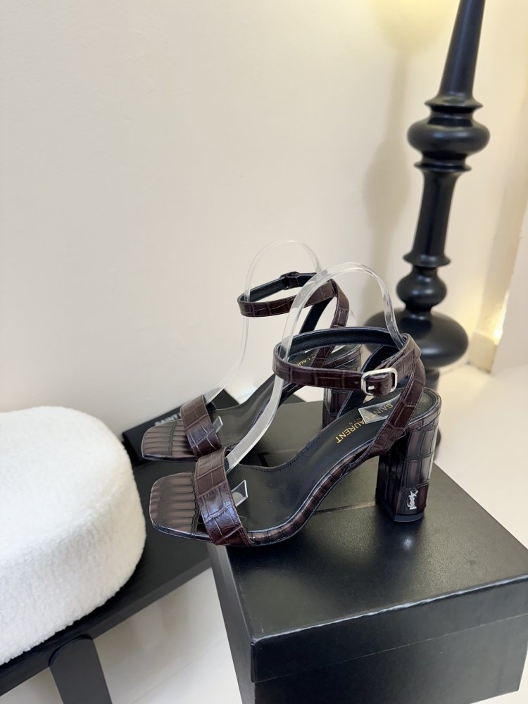 Босоніжки фото 5