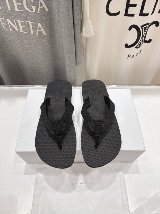 Шлепанцы женские