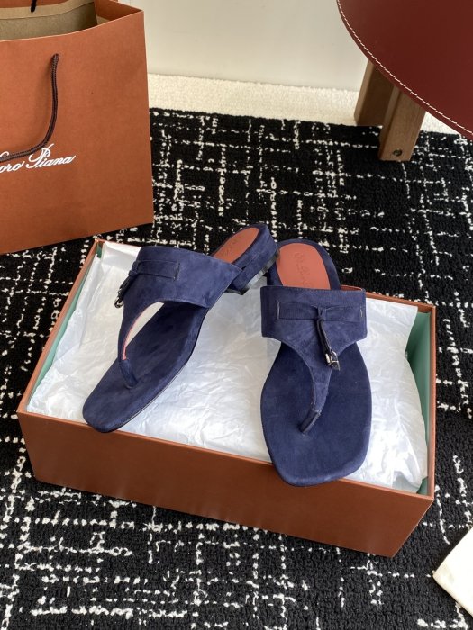 Шлепанцы фото 5