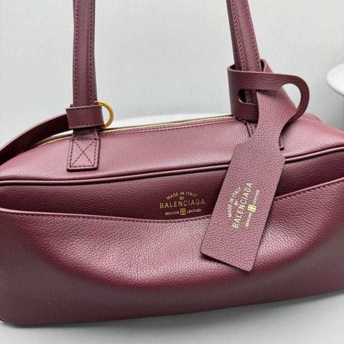 Сумка кожаная женская Carrie 39 см фото 4