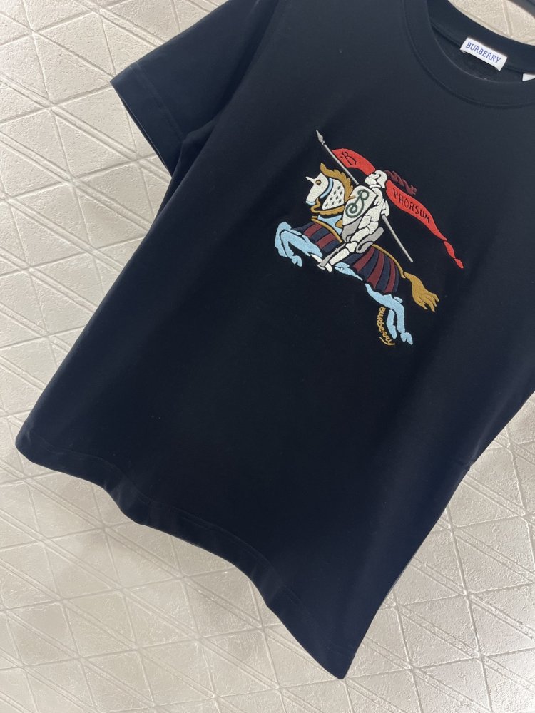 Футболка жіноча фото 5