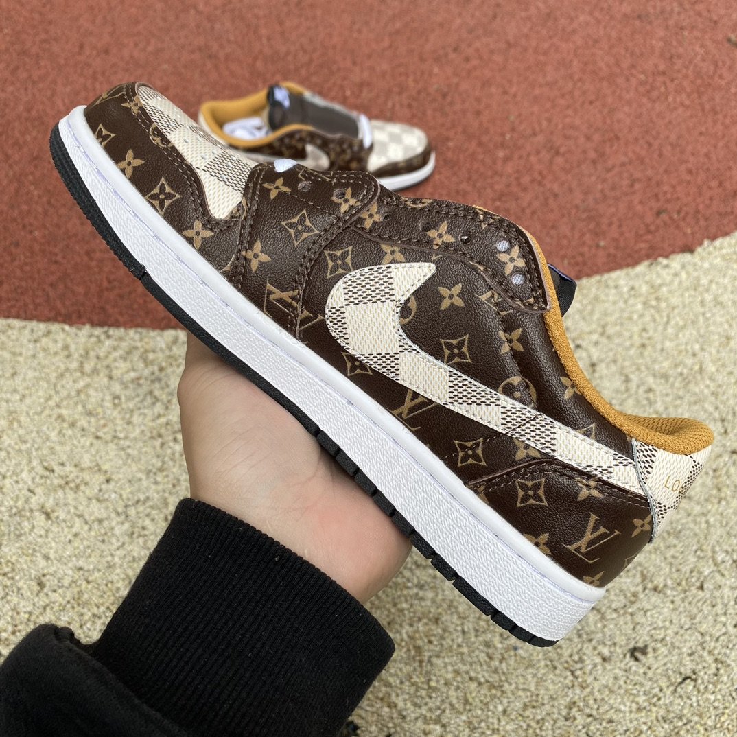 Sneakers Travis Scott x Air Jordan 1 Low x Louis Vuitton фото 3